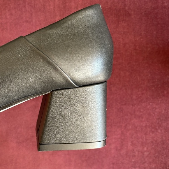 NWOB Nisolo Fiorela Black Block Heels
Size 8.5 - Picture 5 of 8